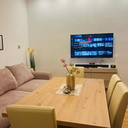 아파트 Detelina Bee Happy In