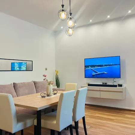 Detelina Bee Happy In 아파트