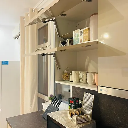 Detelina Bee Happy In 부르가스