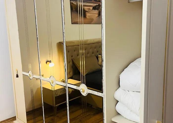 Detelina Bee Happy In *