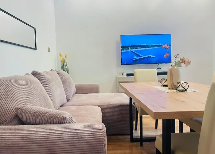 Detelina Bee Happy In